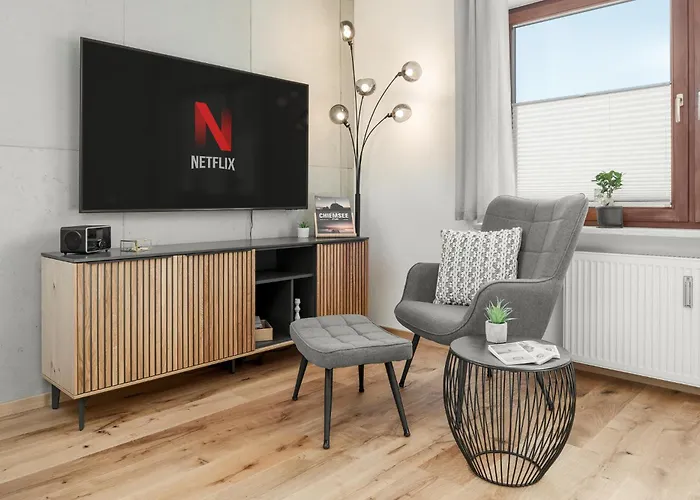 Fenjoy Design Studio Apartment